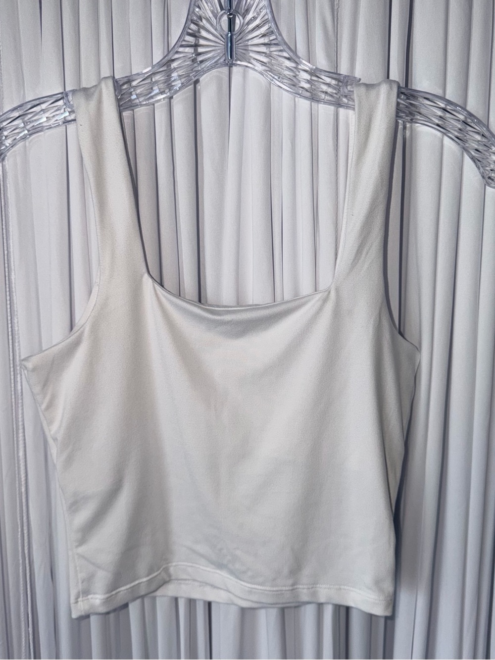 Hollister White Square-Neck Crop Tank Top - Picture 3 of 3